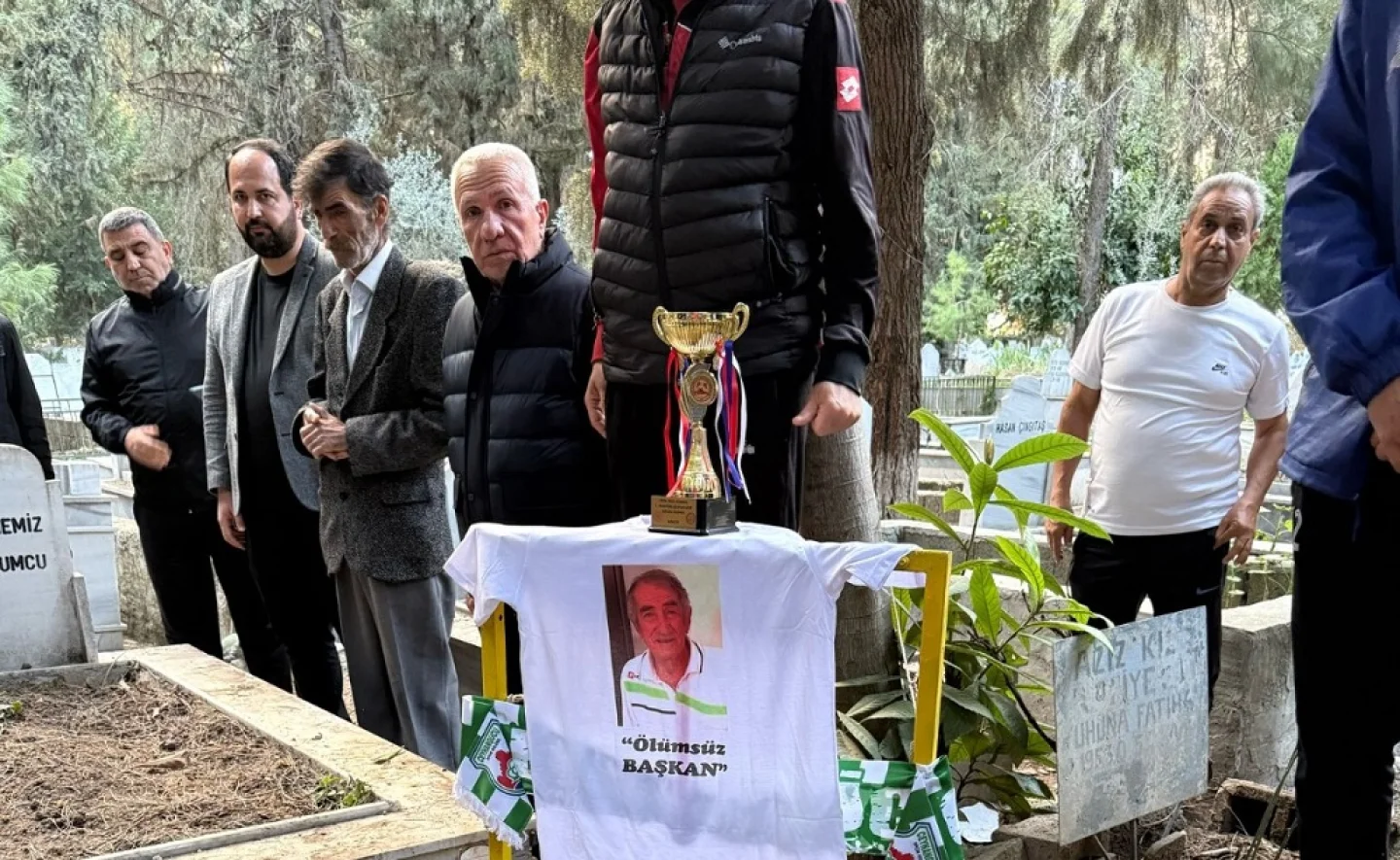 Ceyhangücü’nün Şampiyonluk Kupası Naci Kuyumcu’ya Armağan Edildi